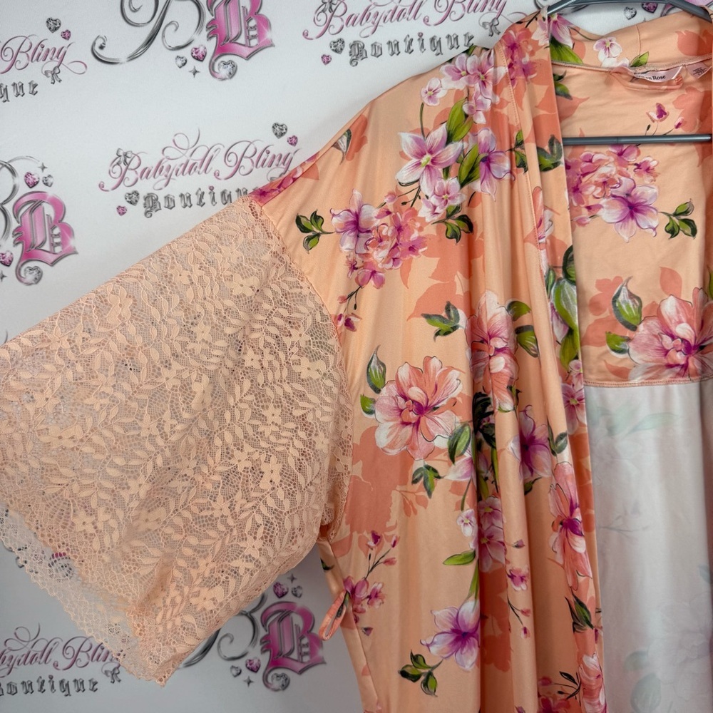 La Vie En Rose robe lace sleeves flowers Floral Kimono Robe - Peach and Pink - Picture 8 of 12